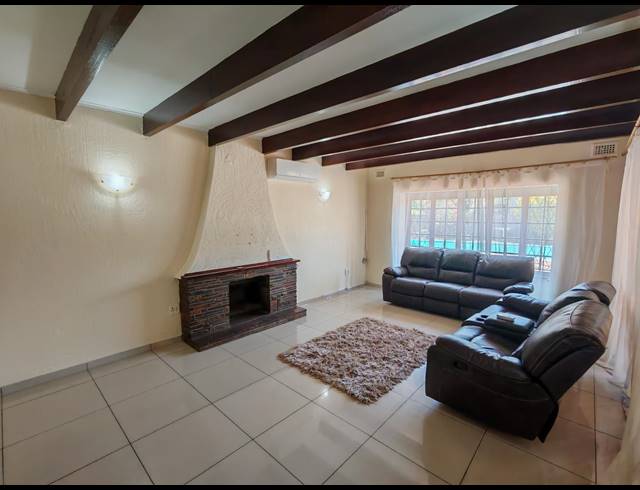 5 BEDROOM HOUSE FOR SALE IN ATHOLL HEIGHTS